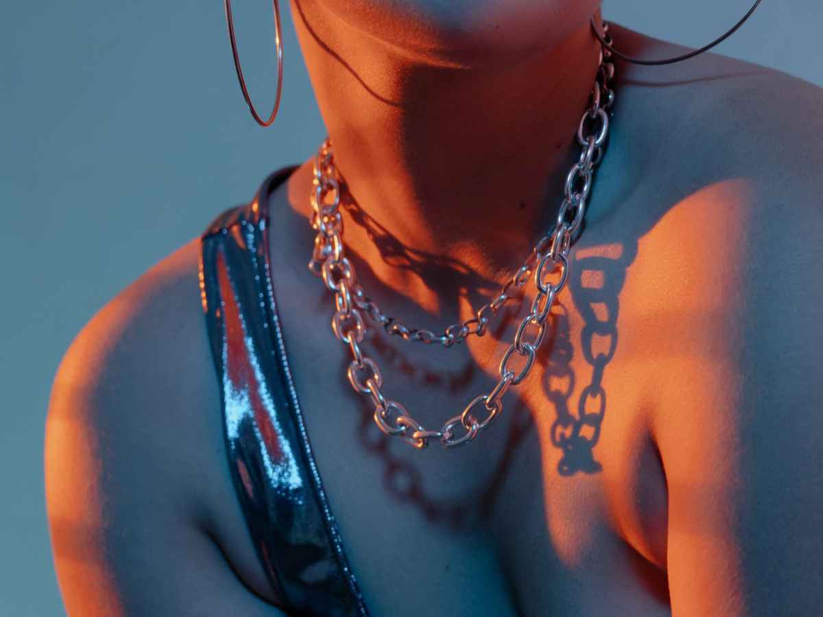 Złoto i srebro – metale używane do wyrobu&nbsp;biżuterii