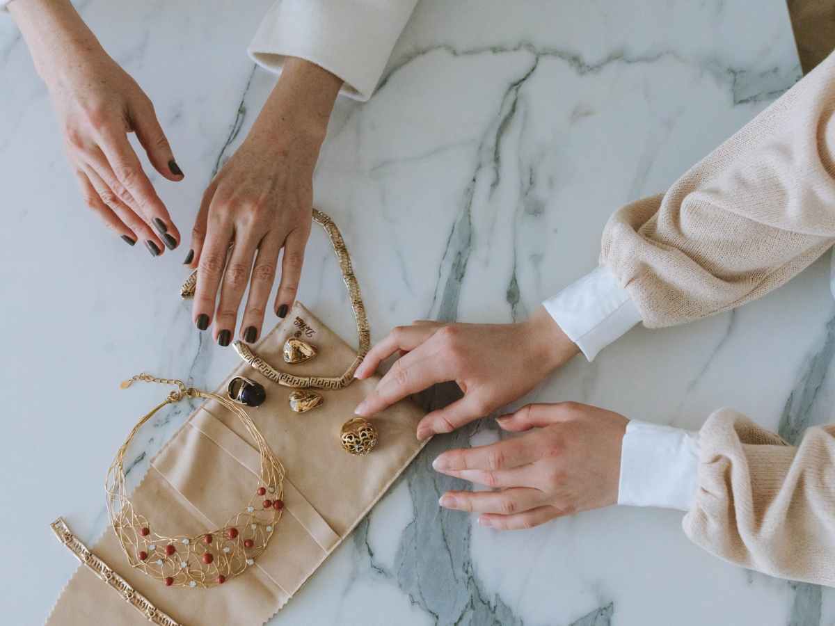 Metale szlachetne w biżuterii&nbsp;kostiumowej